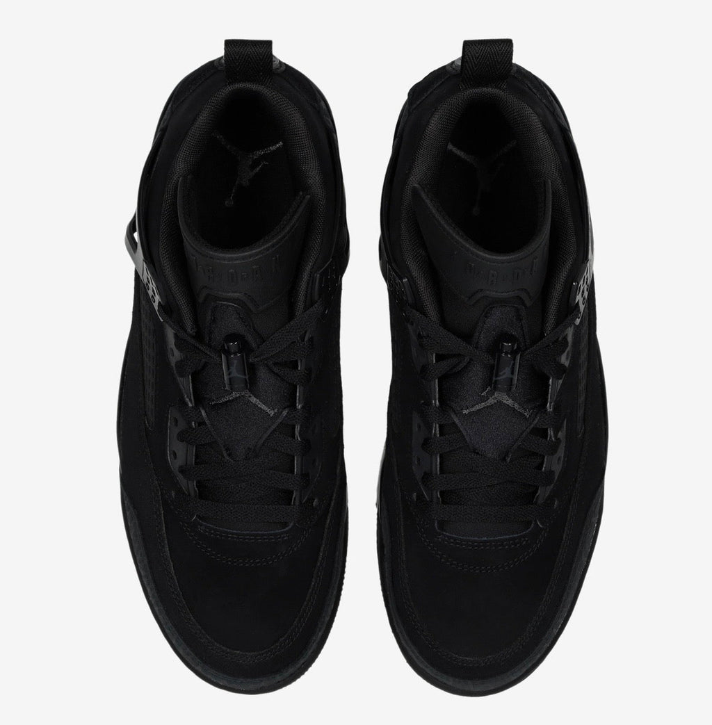 Jorda* 4 black cat